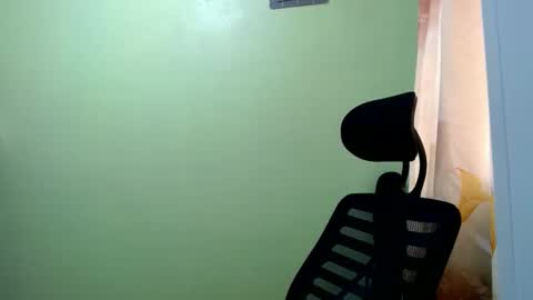 Snapshot of urasian_joy chatting on October 22, 2025, 2:34 am urasian_joy online show from October 22, 2025, 2:34 am