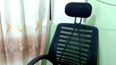 Snapshot of urasian_joy chatting on October 27, 2025, 9:46 am urasian_joy online show from October 27, 2025, 9:46 am