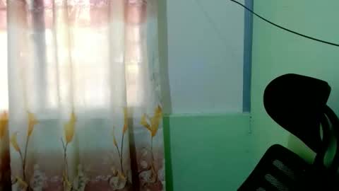 Snapshot of urasian_joy chatting on October 28, 2025, 3:54 am urasian_joy online show from October 28, 2025, 3:54 am