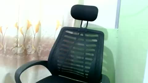 Snapshot of urasian_joy chatting on November 3, 2025, 8:37 am urasian_joy online show from November 3, 2025, 8:37 am