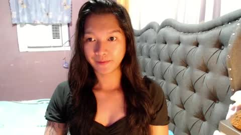 Snapshot of urasian_newra chatting on July 19, 2026, 11:30 pm NEWRA ALLISON online show from July 19, 2026, 11:30 pm
