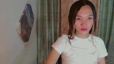 Snapshot of urasianharaxxx chatting on December 18, 2024, 1:05 am urasianharaxxx online show from December 18, 2024, 1:05 am