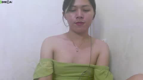 Snapshot of urasianlover69x chatting on December 10, 2024, 3:22 pm rai online show from December 10, 2024, 3:22 pm