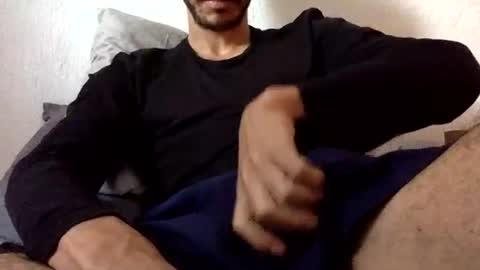 Snapshot of urbestbigdick chatting on January 29, 2025, 11:35 pm urbestbigdick online show from January 29, 2025, 11:35 pm