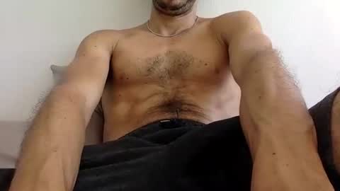 Snapshot of urbestbigdick chatting on November 19, 2025, 5:57 pm urbestbigdick online show from November 19, 2025, 5:57 pm