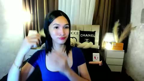 urblossom_princess online show from November 18, 2025, 4:55 pm