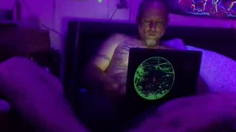 Snapshot of urdaddy875867 chatting on April 20, 2026, 2:14 am urdaddy875867 online show from April 20, 2026, 2:14 am