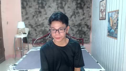 urdreamboy_doms online show from May 4, 2026, 4:52 am
