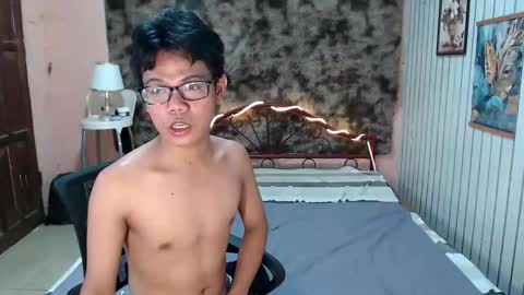 Snapshot of urdreamboy_doms chatting on May 29, 2026, 4:43 am urdreamboy_doms online show from May 29, 2026, 4:43 am