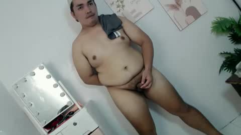 ure_fattytoy143 online show from June 5, 2026, 5:36 am