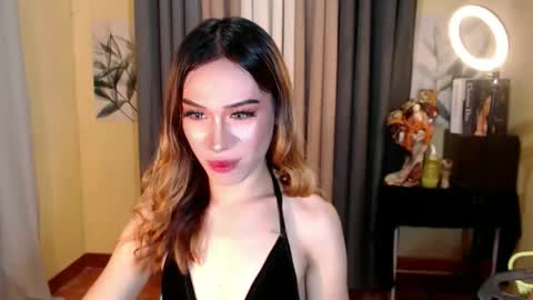 urexpensivejulia online show from April 22, 2026, 2:14 am