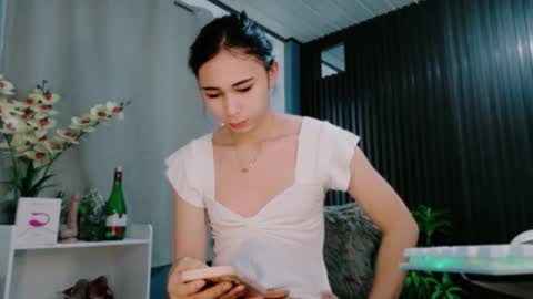 urfave_bbgirl online show from November 30, 2025, 4:05 am