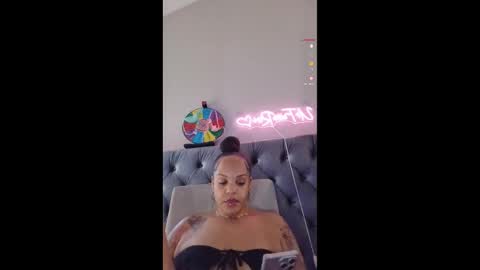 urfaveriri online show from November 22, 2025, 3:11 pm