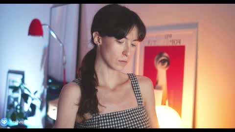 Snapshot of urfavflwers chatting on February 6, 2025, 7:40 pm Aleksandra online show from February 6, 2025, 7:40 pm