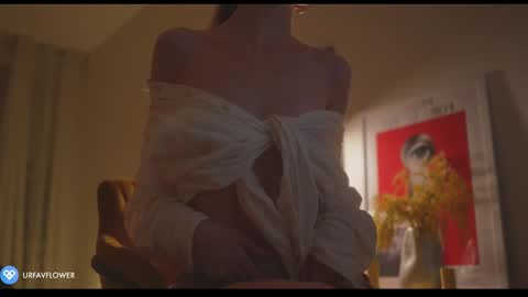 Snapshot of urfavflwers chatting on March 7, 2025, 10:10 pm Aleksandra online show from March 7, 2025, 10:10 pm