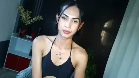 Rianne online show from November 25, 2025, 8:47 am