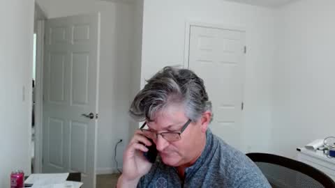 Snapshot of urfavteach50 chatting on November 4, 2025, 5:01 pm Gregor online show from November 4, 2025, 5:01 pm