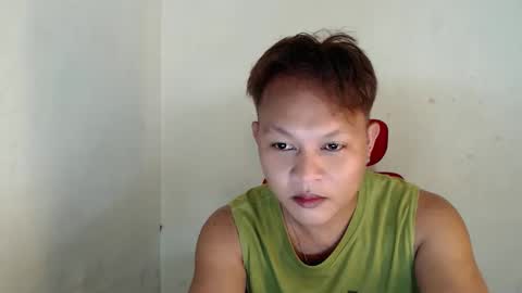 Snapshot of urfeet_jest chatting on May 1, 2026, 2:21 pm jess online show from May 1, 2026, 2:21 pm
