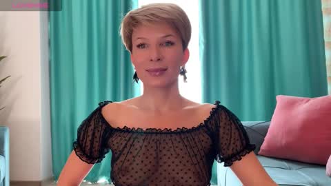 Jenny online show from October 4, 2025, 10:24 am