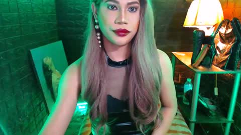 queen norelle online show from December 20, 2024, 7:28 pm