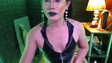 queen norelle online show from October 21, 2025, 2:12 am