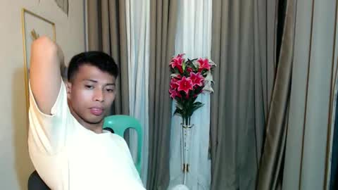 Snapshot of urhotfuckingass chatting on May 1, 2026, 10:09 am richard online show from May 1, 2026, 10:09 am