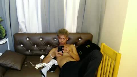 Snapshot of urhotfuckingass chatting on June 3, 2026, 3:39 pm richard online show from June 3, 2026, 3:39 pm
