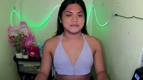 Snapshot of urhottie_bella chatting on September 19, 2025, 3:13 pm urhottie_bella online show from September 19, 2025, 3:13 pm