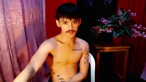 urhunky_boy online show from July 13, 2026, 9:12 am