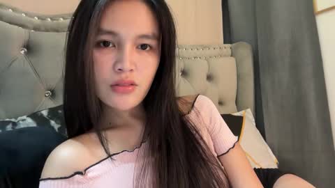 Amira online show from December 15, 2025, 2:49 am