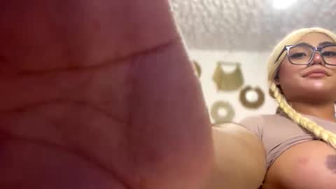 jhaii online show from October 31, 2025, 12:22 am