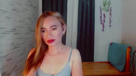 urlovely_che online show from March 17, 2026, 7:23 am