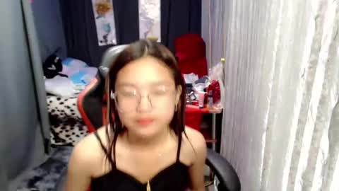 urlovelychinita online show from January 12, 2025, 10:56 am