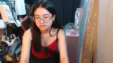 urlovelychinita online show from October 15, 2025, 1:06 am