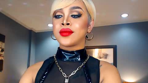 Snapshot of urmajestytyra chatting on January 5, 2025, 11:22 pm UrMajestyTyra online show from January 5, 2025, 11:22 pm