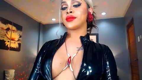 Snapshot of urmajestytyra chatting on January 11, 2025, 2:09 am UrMajestyTyra online show from January 11, 2025, 2:09 am