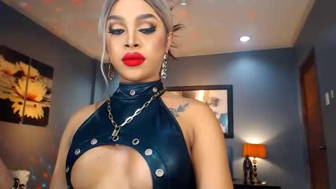 Snapshot of urmajestytyra chatting on January 19, 2025, 11:43 pm UrMajestyTyra online show from January 19, 2025, 11:43 pm