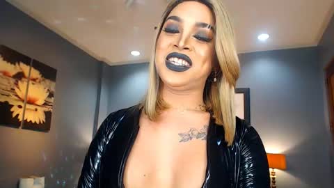 Snapshot of urmajestytyra chatting on February 4, 2025, 6:25 am UrMajestyTyra online show from February 4, 2025, 6:25 am