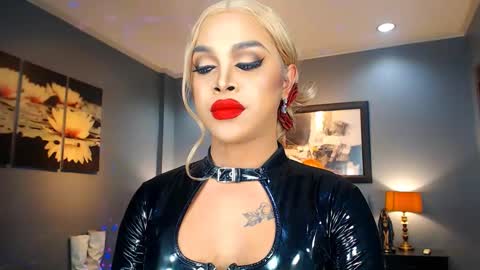 Snapshot of urmajestytyra chatting on February 13, 2025, 5:37 am UrMajestyTyra online show from February 13, 2025, 5:37 am