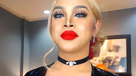 Snapshot of urmajestytyra chatting on February 13, 2025, 11:26 pm UrMajestyTyra online show from February 13, 2025, 11:26 pm