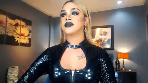 Snapshot of urmajestytyra chatting on February 25, 2025, 5:08 am UrMajestyTyra online show from February 25, 2025, 5:08 am