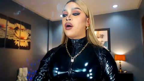 Snapshot of urmajestytyra chatting on March 6, 2025, 3:46 am UrMajestyTyra online show from March 6, 2025, 3:46 am