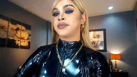 Snapshot of urmajestytyra chatting on March 8, 2025, 3:39 am UrMajestyTyra online show from March 8, 2025, 3:39 am