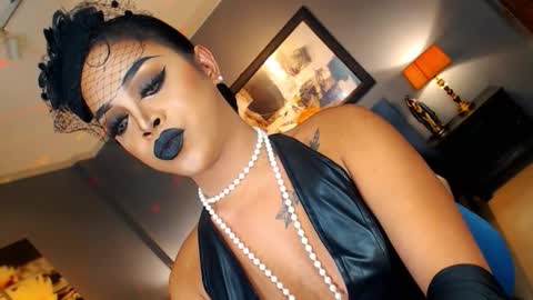 Snapshot of urmajestytyra chatting on October 11, 2025, 2:33 am UrMajestyTyra online show from October 11, 2025, 2:33 am