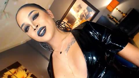 Snapshot of urmajestytyra chatting on October 18, 2025, 2:14 am UrMajestyTyra online show from October 18, 2025, 2:14 am