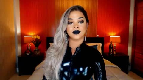 Snapshot of urmajestytyra chatting on June 17, 2026, 1:41 am UrMajestyTyra online show from June 17, 2026, 1:41 am