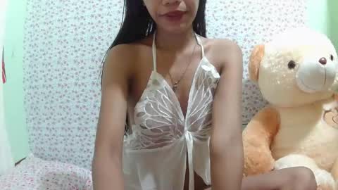 It me SHELLA  online show from November 9, 2025, 2:15 pm
