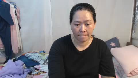 Snapshot of urpinay_singlemother chatting on July 12, 2026, 10:50 am urpinay_singlemother online show from July 12, 2026, 10:50 am