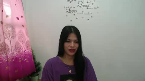 hi im kim online show from December 3, 2024, 2:14 am