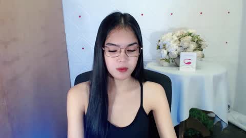 Snapshot of urpretty_nix chatting on February 24, 2025, 1:10 pm Nix online show from February 24, 2025, 1:10 pm